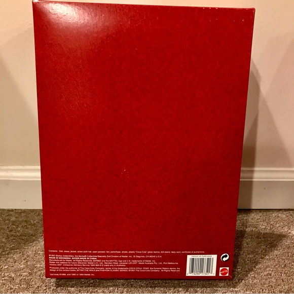 Barbie Coca Cola fashion classic series. After the walk. New in box. - Picture 8 of 10